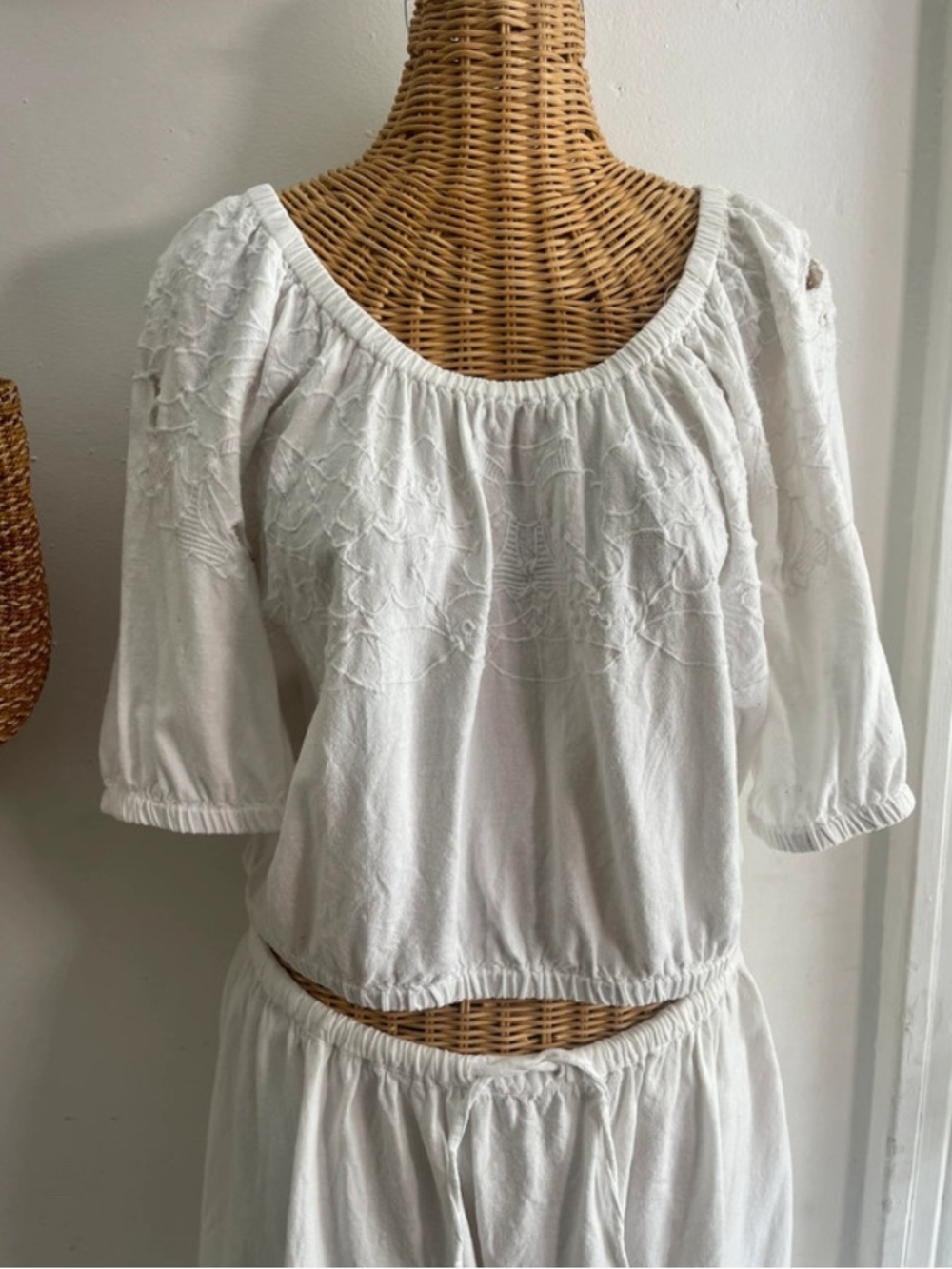 UNIVERSAL THREAD PEASANT BLOUSE  AND SKIRT Large / X large